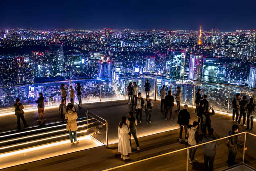 Tokio: Shibuya bei Nacht, die Kreuzung & lokale Atmosphäre. Foto: GetYourGuide Tokio: Shibuya bei Nacht, die Kreuzung & lokale Atmosphäre. Foto: GetYourGuide