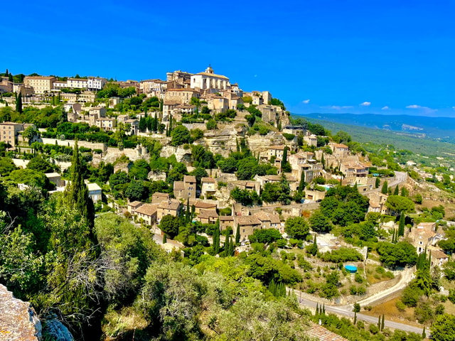 Luberon, Roussillon & Gordes Half-Day Tour from Avignon