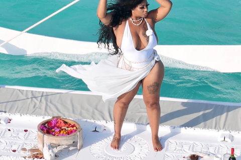 Prywatny rejs łodzią dhow po Zanzibarze z filmem i zdjęciami