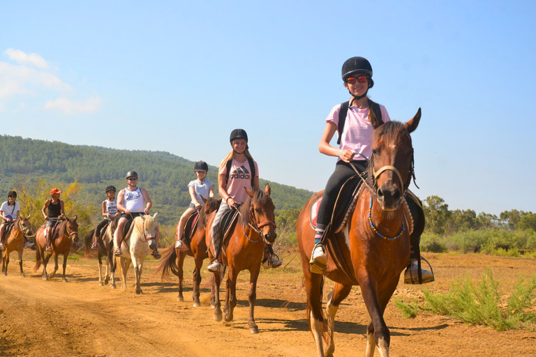 Kuşadası: VIP Horseback Riding and Sunset Beach Safari 3-Hour Sunset Forest & Village Safari