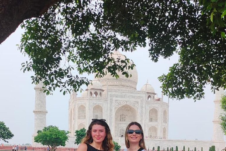 Agra: Private Taj Mahal Skip-the-Line Tour with Tickets Private Tour with Expert Guide only