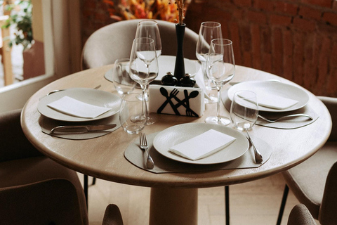 Brașov: New Year's Eve Dinner with Open Bar and Live Music New Year's Eve Dinner with Open Bar and Live Music