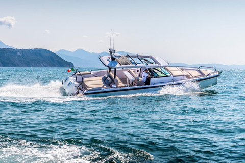 Porto Vecchio : Daily boat rental with skipper Porto Vecchio : Daily boat hire with skipper
