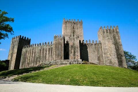 Braga & Guimarães Tour: Small Historical Group Tour