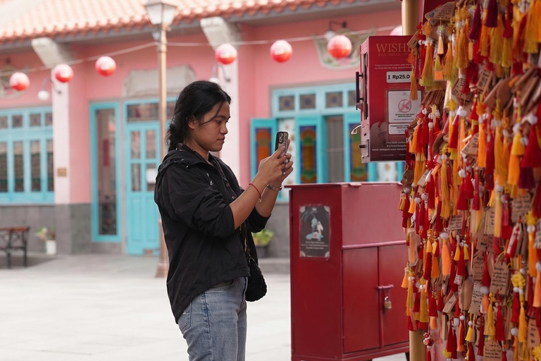 Jakarta Sunset, Chinatown & Night Food Walk Jakarta: Chinatown and Kota Tua Evening Walking Tour