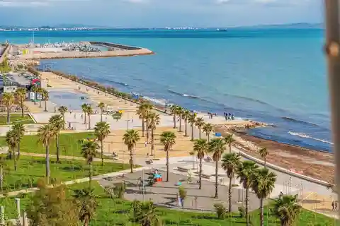 Von Tirana aus: Durrës und Cassar Cantina Weinverkostung Tagestour