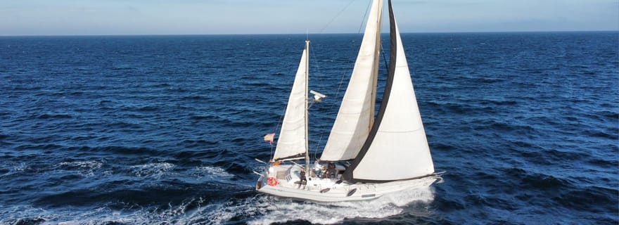 Santa Pola : Promenades en voilier à Tabarca, plongée avec tuba et coucher de soleil avec dégustation