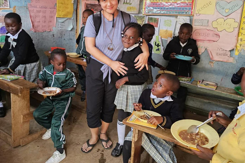 Nairobi: Wycieczka po slumsach Kibera Kultura, ludzie i życie codzienneWycieczka po slumsach Kibera z odbiorem z hotelu/lotniska i transportem powrotnym