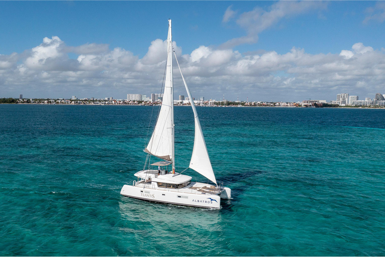 Van Riviera maya; catamaran alleen voor volwassenen naar isla mujeres