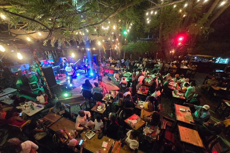 Vive la vida nocturna de Accra Música Bebidas Fiesta de baile y ambiente