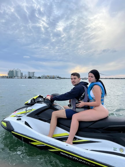 Miami Beach: Jetski Rental Experience with Boat and Drinks