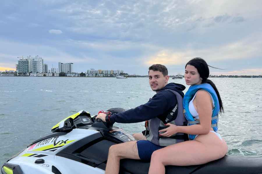 Miami: Miami Beach Jetski-Fahrt mit Boot und Getränken. Foto: GetYourGuide