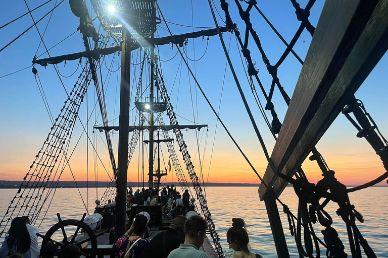 Gdansk: Guided Round-Trip Cruise to Westerplatte