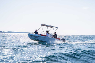 Rab: Roto 450 S Family Boat Rental