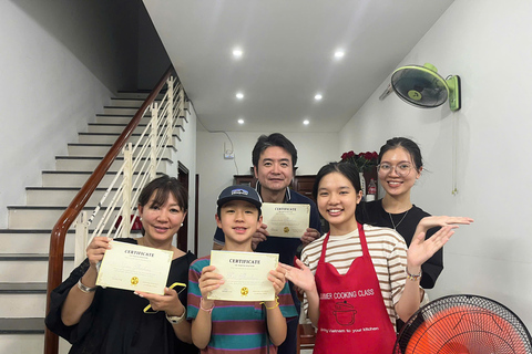 Da Nang: prepara 5 piatti vietnamiti con visita al mercato localeCorso di cucina vietnamita con 5 piatti, Pho e tour del mercato