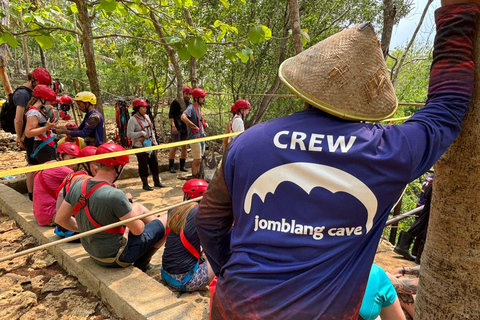 Yogyakarta : Excursión guiada a la cueva de Jomblang y a la cueva de Pindul