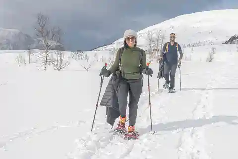Äventyr med snöskor och snowracer!