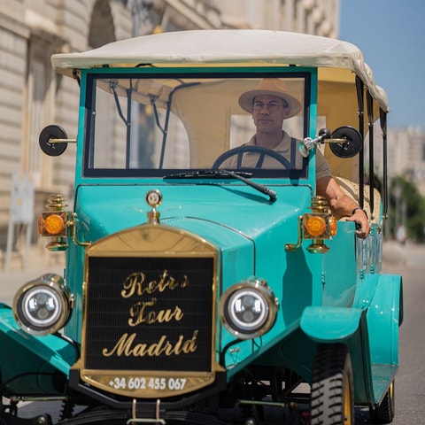 Madrid Retro Sightseeing Tour 120 min, Old Town, Modern Madrid + surprise destination