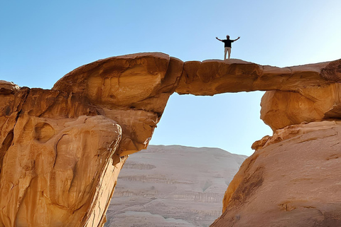 Wadi Rum: tour di 2 giorni in 4x4 con guida beduina