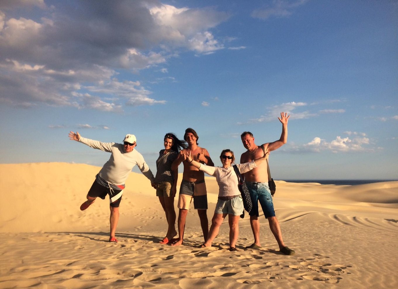 Port Stephens: Ubegrænset sandboarding med 4WD-transport til klitterne