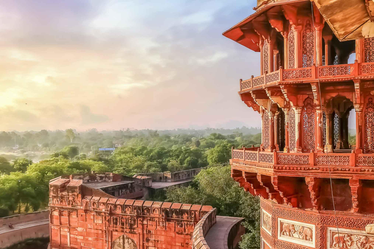 Von Jaipur aus: Private Agra Sonnenaufgangstour mit Guide und Taxi