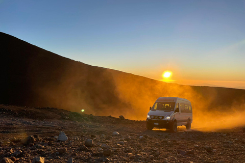 Mt. Etna North: Sunset at 2,850 meters in a 4x4 Etna: Sunset at 2,850 meters with 4x4 and guide
