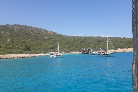 Bodrum Full-Day Orak Island Boat Tour with Lunch