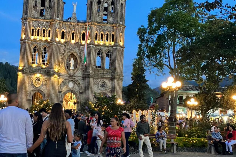 De Medellín: Tour particular de 2 dias em Jardín com actividades