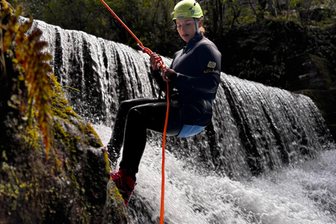 Madeira: Canyoningtocht voor gevorderdenMadeira: Canyoning voor de gevorderden
