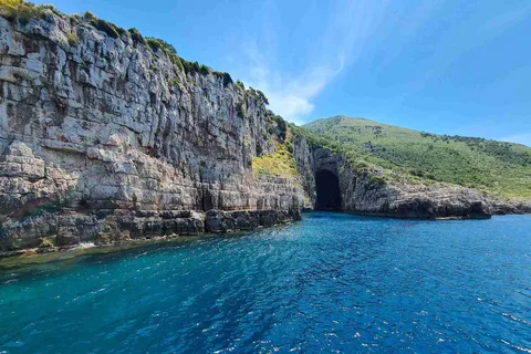 Von Tirana: Vlora Bootsfahrt nach Karaburun und zur Insel Sazan