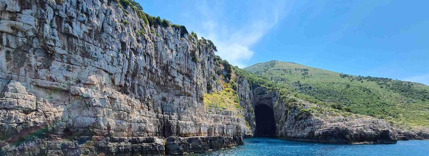 De Tirana : Vlora Excursion en bateau à Karaburun et sur l'île de Sazan