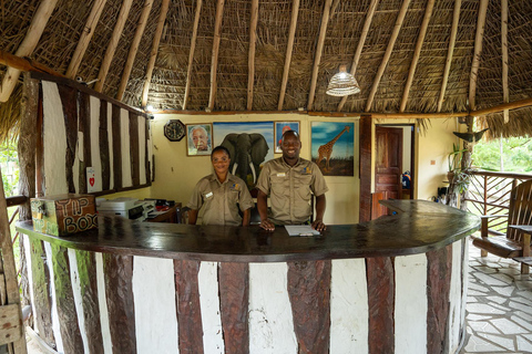 Depuis Zanzibar : Safari de nuit dans le Selous G.R. avec volssafari partagé