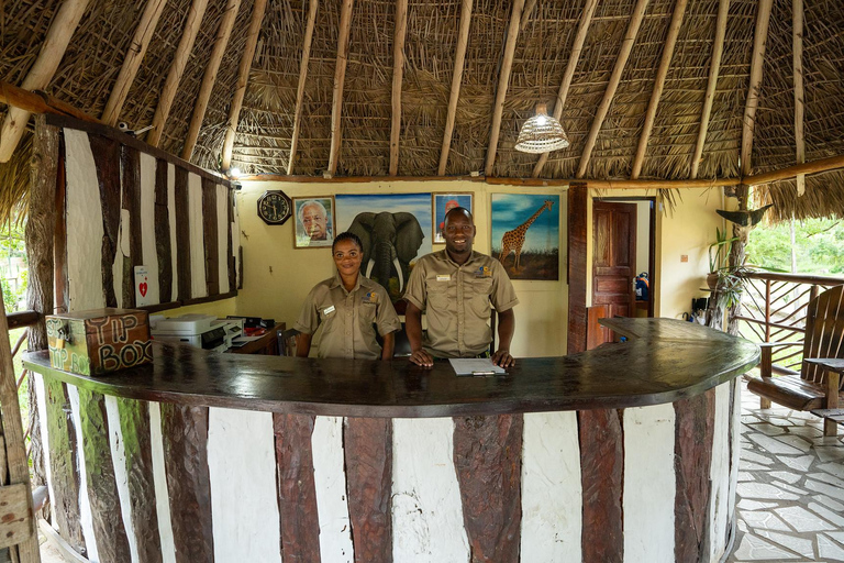 Vanuit Zanzibar: Selous G.R. safari met overnachting en vluchtengedeelde safari