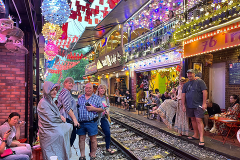 河内吉普车探索之旅：河内希尔顿、城堡、B52和火车站乘坐吉普车探索河内市