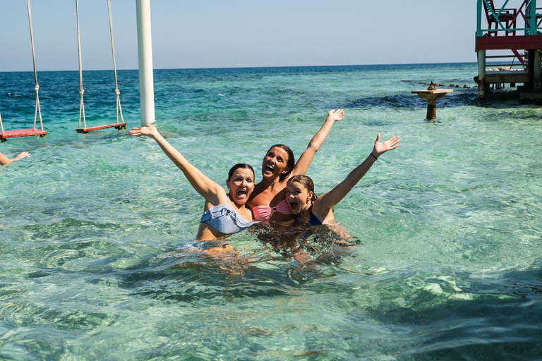 Placencia: Private Island Day Trip with Lunch & Drinks