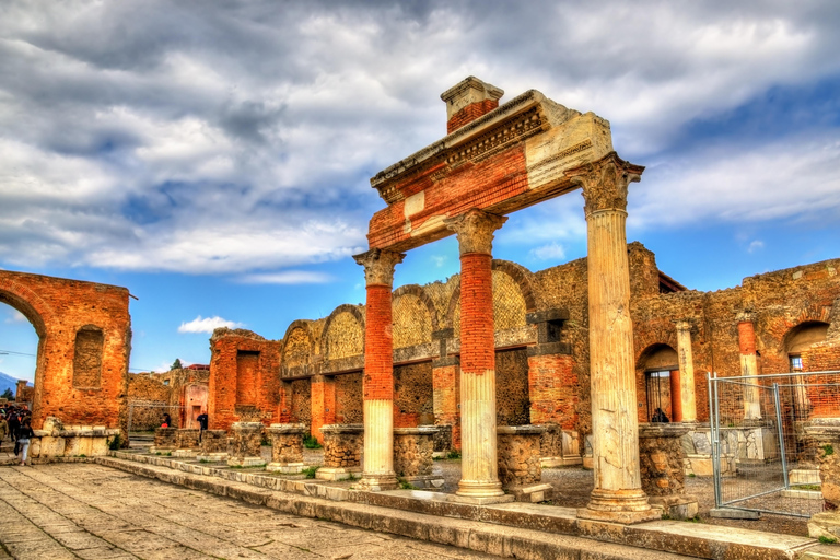 Naples Port: Mount Vesuvius and Pompeii Tour with Transfers