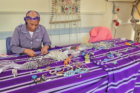 Nairobi: Giraffe Center, Museum of Illusions & Blixen Tour