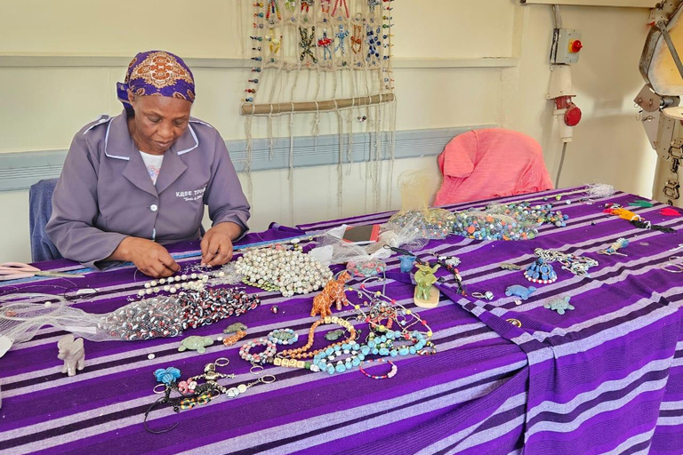 Nairobi: Giraffe Center, Museum of Illusions & Blixen Tour