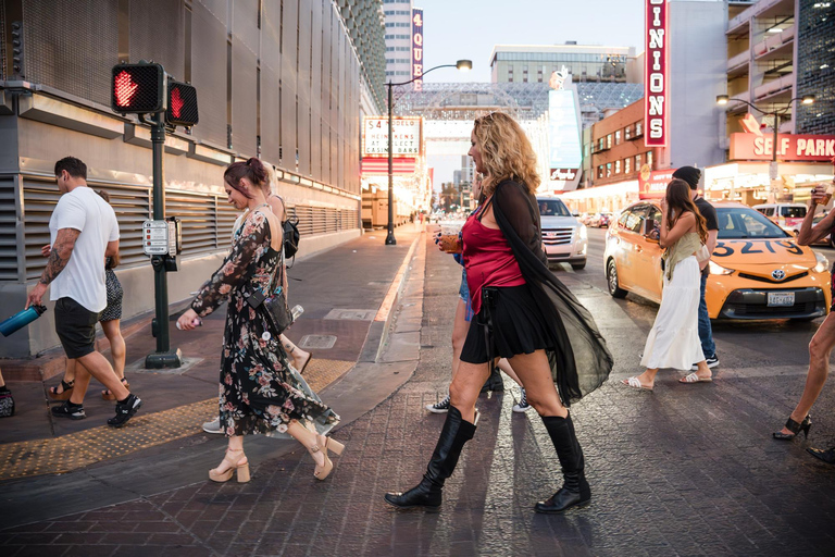 Las Vegas: Immersive 1920s Night Tour with Cocktails & Flask