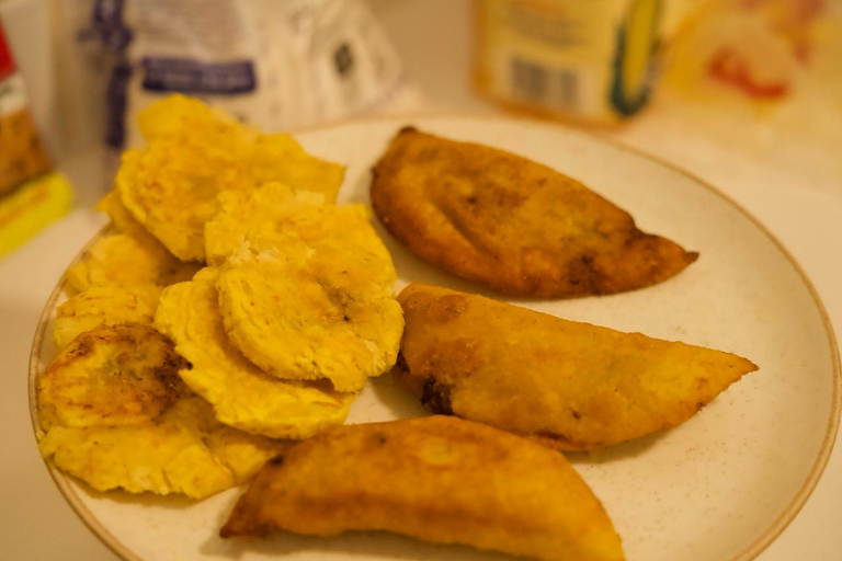 Cartagena, Colombia: Empanada-Making Class with Wine