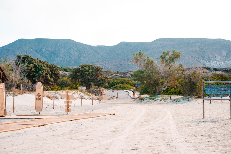 Tour privato di un'intera giornata per famiglie alla spiaggia di Elafonisi e ad Agia Sofia
