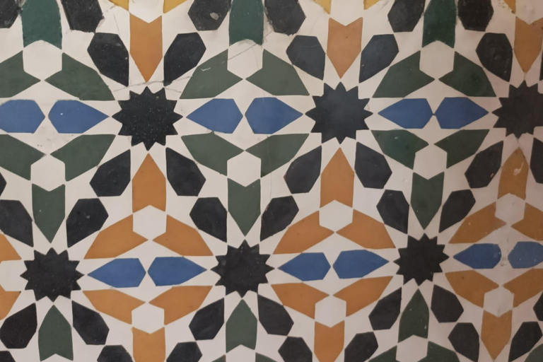 Granada: Alhambra, Alcazaba, and Nasrid Palaces Tour GRANADA. Alhambra with Nasrid palaces, Generalife, Alcazaba