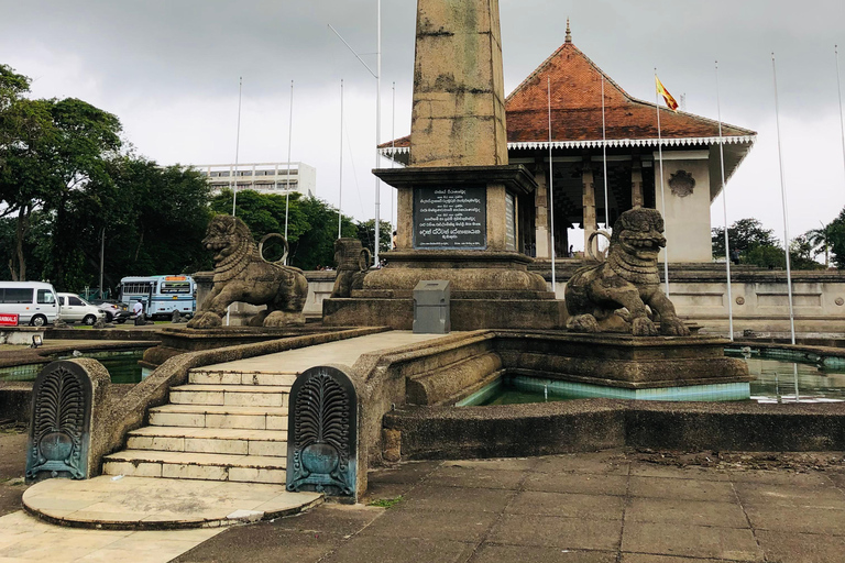 Colombo privet Day Tour and shopping Starting from Colombo