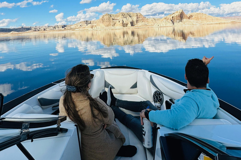 Jezioro Powell: 2-godzinny rejs wycieczkowy łodzią po kanionie AntylopyJezioro Powell: Wycieczka fotograficzna do Kanionu Antylopy małą łodzią