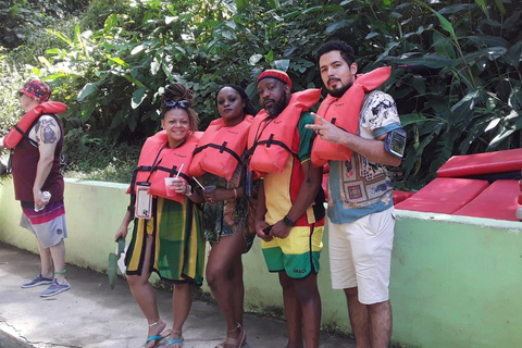 法尔茅斯：玛莎布雷河漂流体验