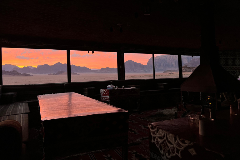 Wadi Rum: Private 2-day photography tour stargazing and jeep