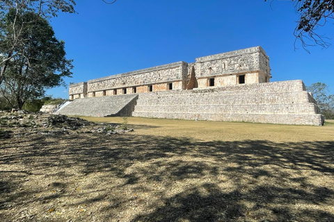 Visita guiada a Uxmal e aos incríveis cenotes com almoço a partir de Mérida