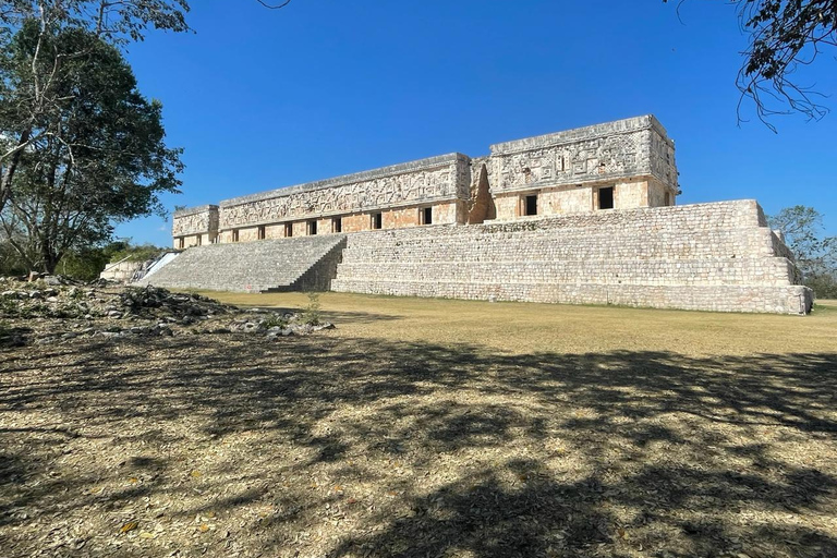 Uxmal and amazing cenotes guided tour with lunch from Mérida