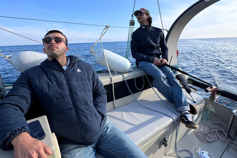 Antibes : Discover the Art of Sailing on a Scenic Cruise