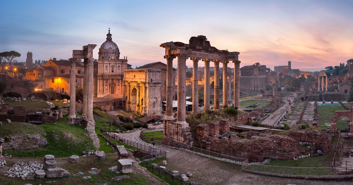 Rome: Sunset and Night Photo Tour | GetYourGuide